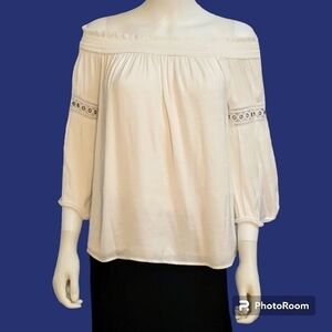 JENNIFER LOPEZ Off Shoulder White Grommet Peasant Festival Blouse